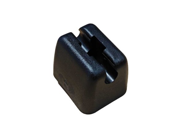 Gegenlager Schutzgitter Scheinwerfer an Verkleidung