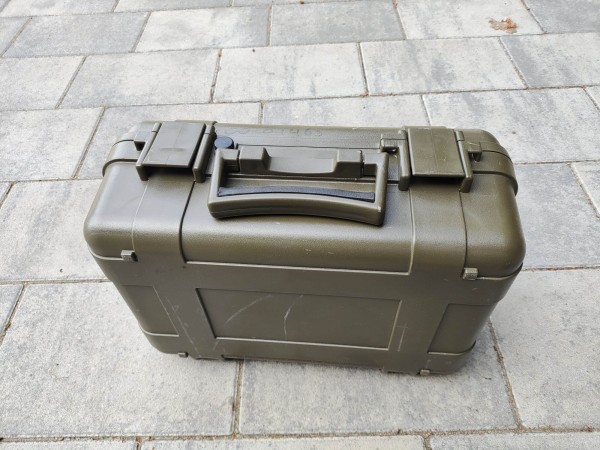 UNDERWATER KINETICS CASE Model 613 Oliv Grün ex Militär Gebraucht